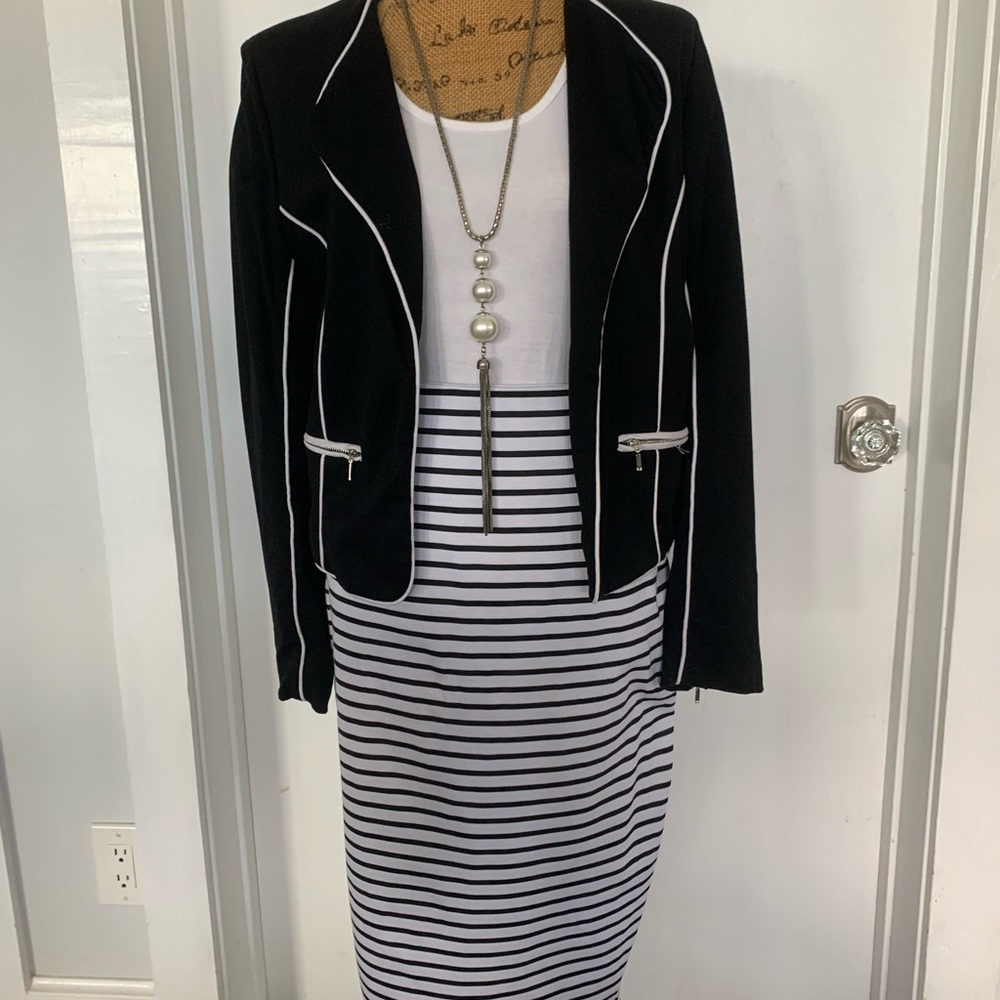 XOXO Suit! Stretchy material!